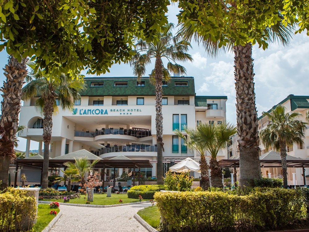 Lancora beach hotel 4 турция кемер. Отель ланкора Кемер. Ланкора Бич Кемер Турция. Lancora Beach 4*. IFA Tekirova Beach Hotel.